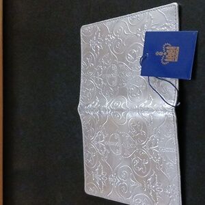 Silver Leathe passport and card holder fit for QUEEN enbossed 90's